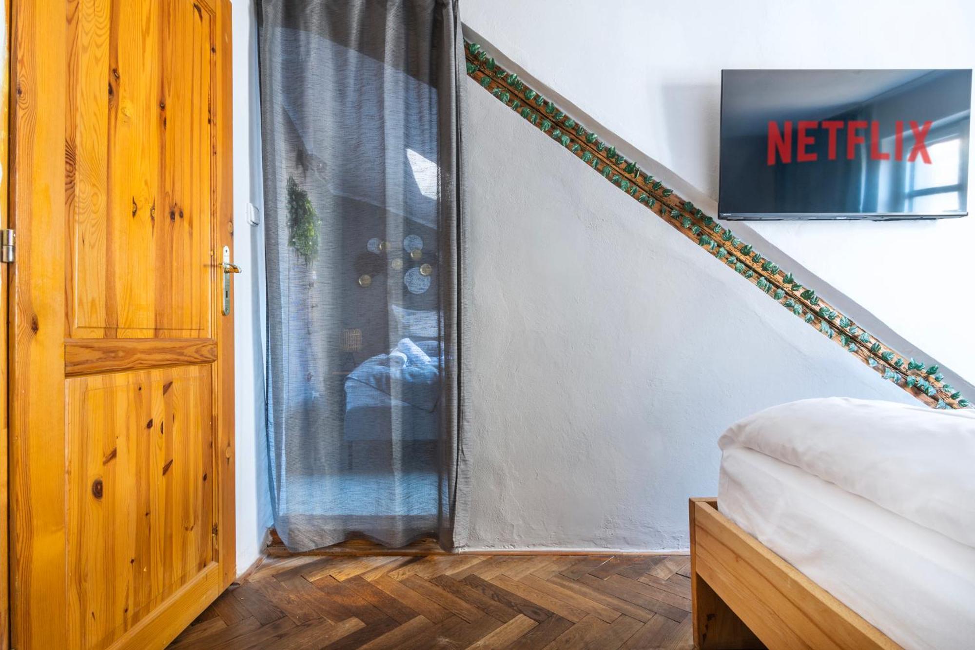 20 Seconds To Charles Bridge Apartman Prága Kültér fotó