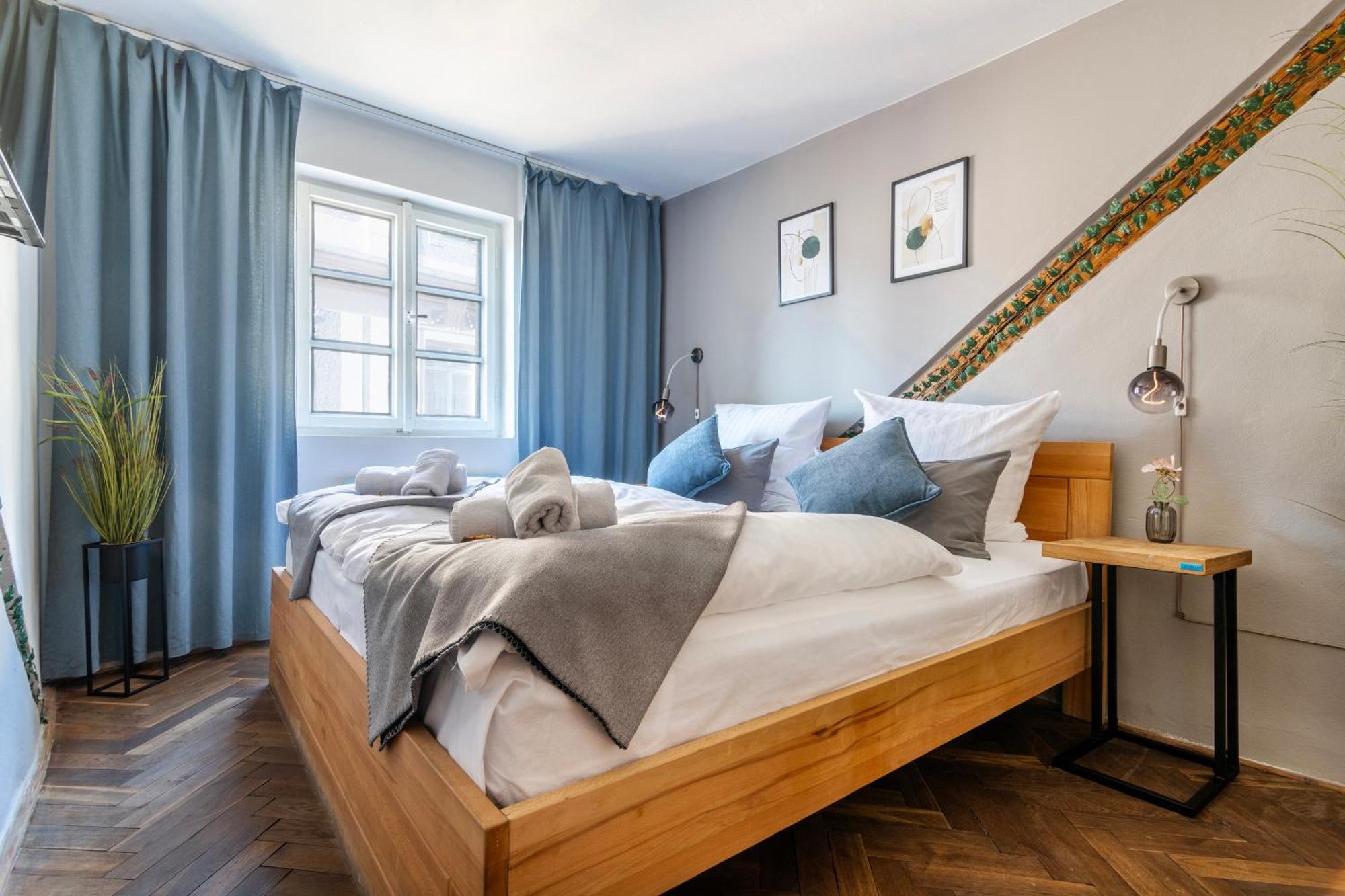 20 Seconds To Charles Bridge Apartman Prága Kültér fotó